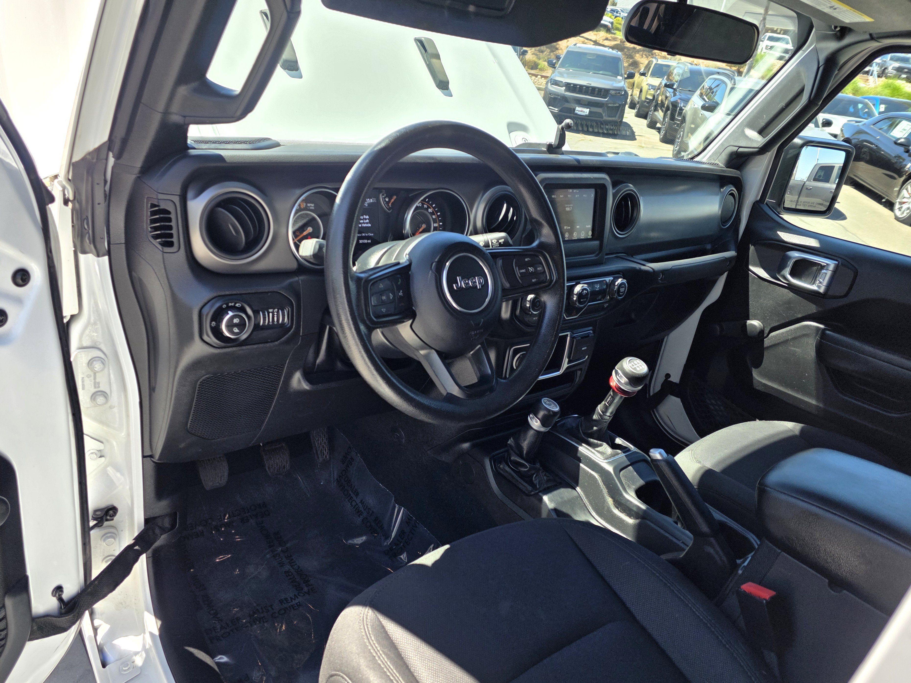 Certified 2022 Jeep Gladiator Sport AWD/4WD image 10