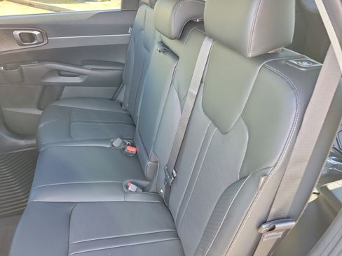 Used 2026 Kia Sorento S AWD/4WD image 7
