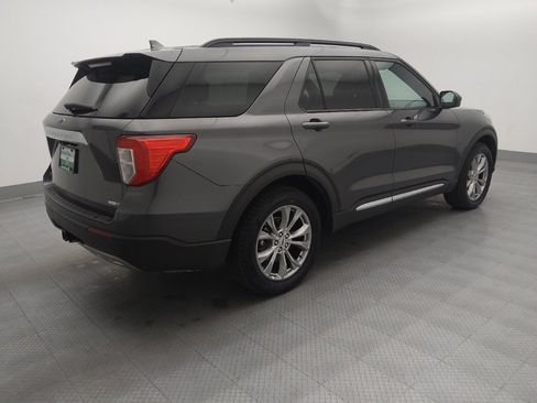 Used 2020 Ford Explorer XLT w/ Equipment Group 202A AWD/4WD image 10