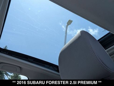 Used 2016 Subaru Forester 2.5i Premium w/ All-Weather Package AWD/4WD image 4