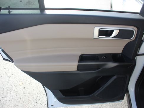 Used 2020 Ford Explorer XLT w/ Equipment Group 202A image 22