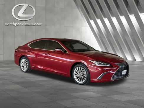 Used 2019 Lexus ES 300h w/ Accessory Package 2 FWD image 5