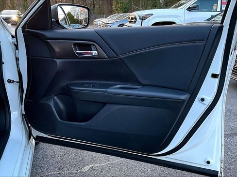 Used 2016 Honda Accord Sport image 20