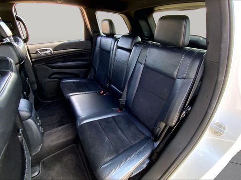 Used 2018 Jeep Grand Cherokee Altitude RWD image 19