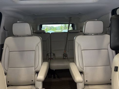 Used 2021 GMC Yukon XL Denali AWD/4WD image 29