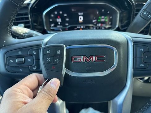 Used 2025 GMC Sierra 1500 SLT image 29