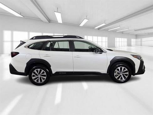 Certified 2025 Subaru Outback 2.5i image 8