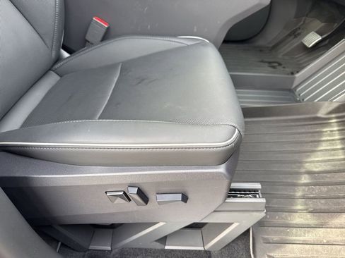 Used 2025 Tesla Cybertruck AWD Crew Cab image 30