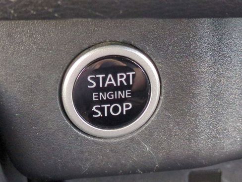 Used 2021 Nissan Rogue Platinum image 17