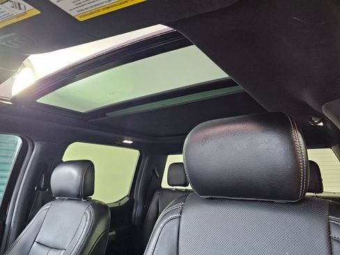 Used 2018 Ford F150 Lariat w/ Equipment Group 502A Luxury AWD/4WD image 32