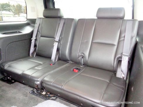 Used 2012 Cadillac Escalade Luxury image 22