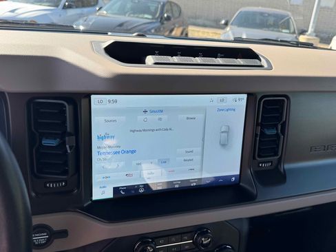 Used 2022 Ford Bronco Wildtrak image 19