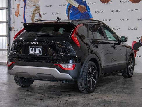 Used 2023 Kia Niro EX image 25