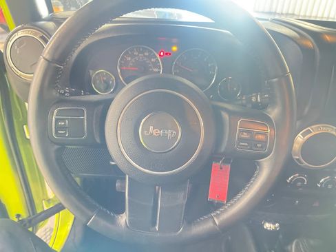 Used 2017 Jeep Wrangler Unlimited Sahara AWD/4WD image 20