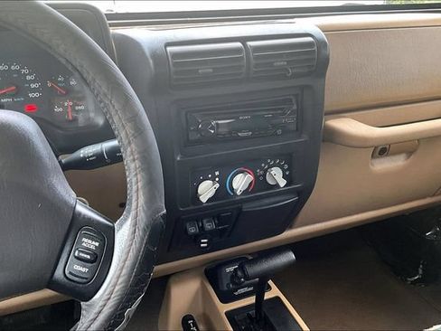 Used 2002 Jeep Wrangler Sahara AWD/4WD image 6