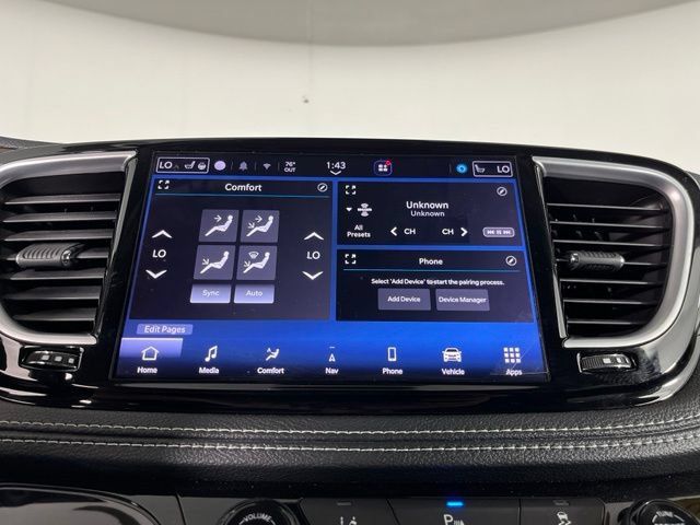 Used 2021 Chrysler Pacifica Limited FWD image 26