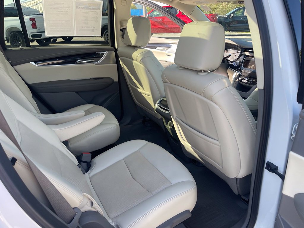 Used 2023 Cadillac XT6 Premium Luxury w/ LPO, Floor Liner Package AWD/4WD image 17