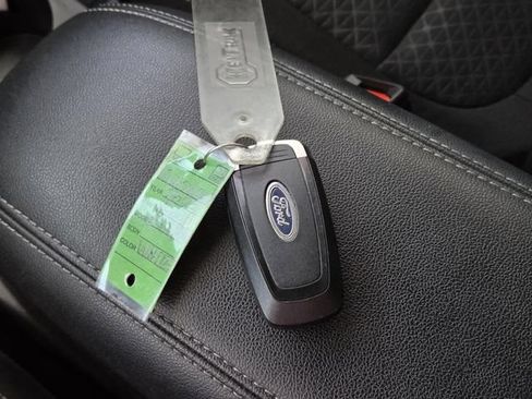 Used 2025 Ford Escape Active AWD/4WD image 30