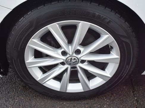 Used 2018 Volkswagen Beetle 2.0T Coast image 39