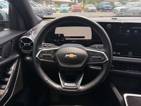 Used 2025 Chevrolet Equinox LT AWD/4WD image 14