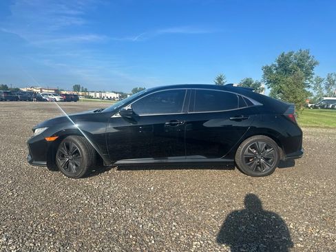 Used 2019 Honda Civic EX image 8