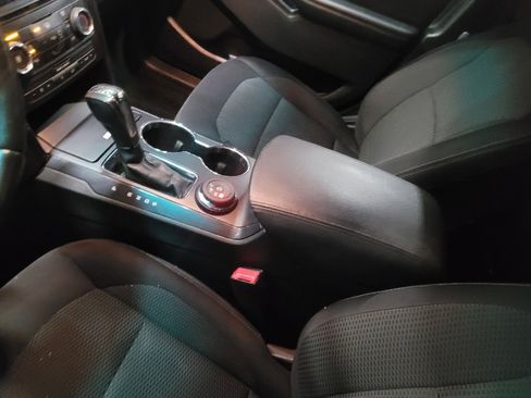Used 2017 Ford Explorer XLT image 26