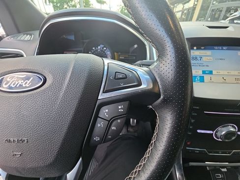 Used 2019 Ford Edge ST w/ Cold Weather Package AWD/4WD image 18