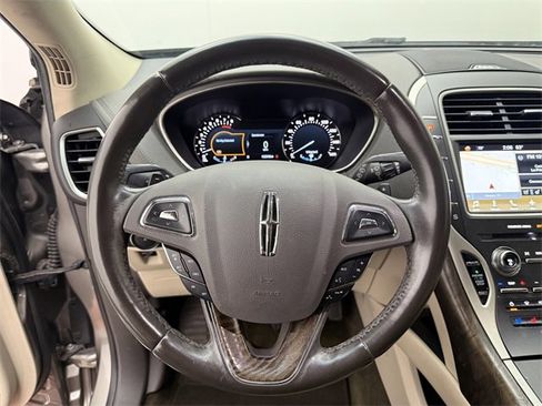 Used 2017 Lincoln MKX Reserve w/ Lincoln MKX Climate Package image 18