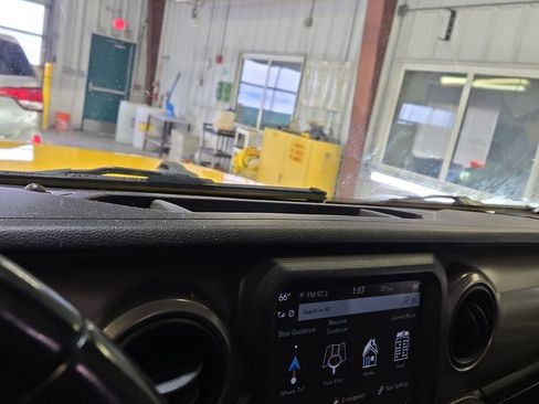 Used 2021 Jeep Wrangler Willys image 12