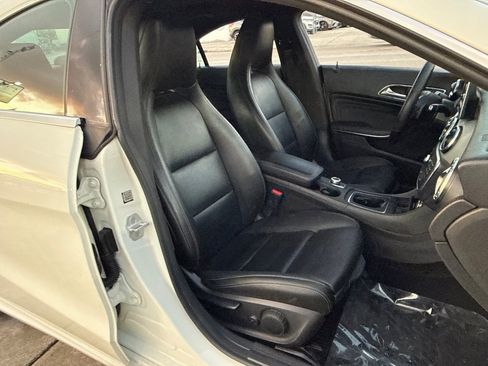 Used 2016 Mercedes-Benz CLA 250 image 29