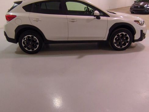 Used 2023 Subaru Crosstrek 2.0i Premium AWD/4WD image 3