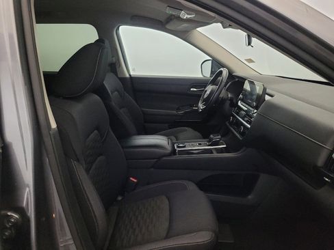 Used 2022 Nissan Pathfinder SV AWD/4WD image 21