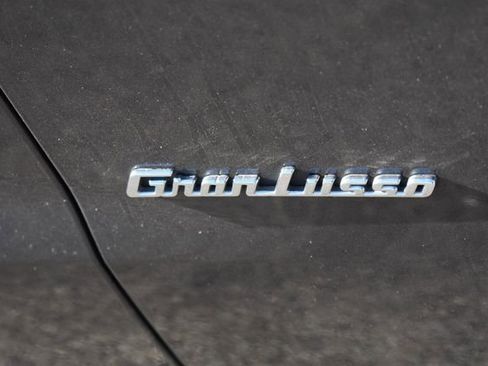 Used 2018 Maserati Levante GranLusso AWD/4WD image 12