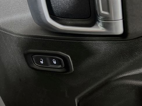 Used 2019 Jeep Wrangler Unlimited Sport S AWD/4WD image 32