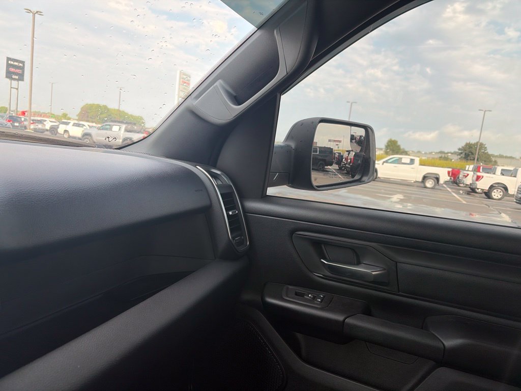 Used 2026 RAM 1500 Express AWD/4WD image 19