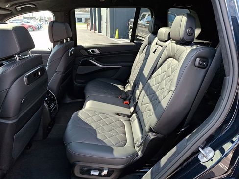 Used 2025 BMW X7 xDrive40i w/ M Sport Package image 11