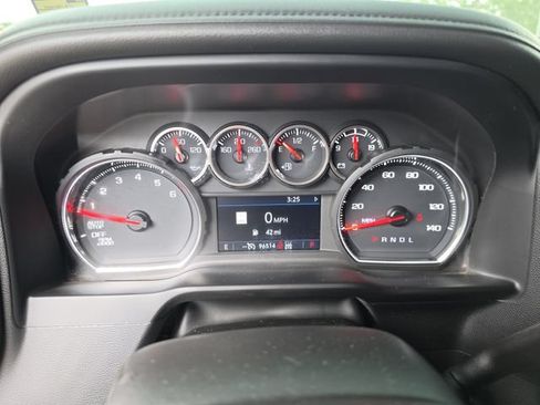 Used 2022 Chevrolet Silverado 1500 LTZ AWD/4WD image 37