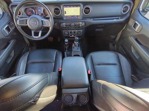 Used 2020 Jeep Gladiator Overland image 18