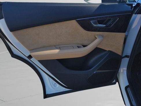 Used 2019 Audi Q8 Prestige w/ Luxury Package image 28