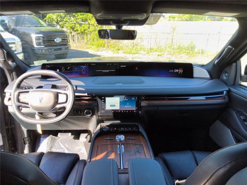 New 2026 Lincoln Navigator Black Label AWD/4WD image 28