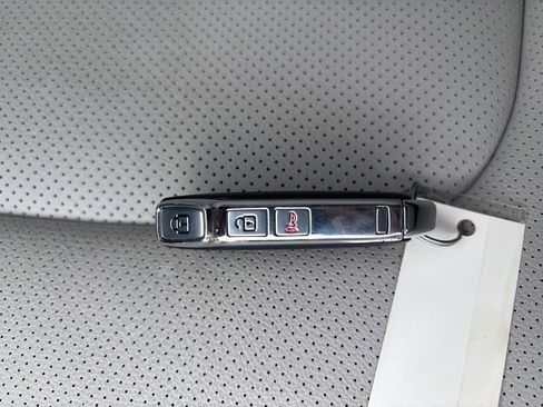 Used 2025 Kia Sportage EX image 33