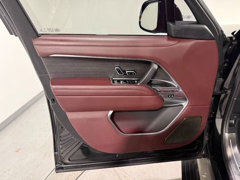 Used 2024 Land Rover Range Rover Long Wheelbase Autobiography image 30