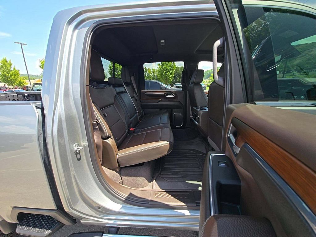 Used 2024 GMC Sierra 2500 Denali w/ Technology Package AWD/4WD image 10