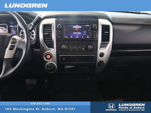 Used 2019 Nissan Titan SV AWD/4WD image 19