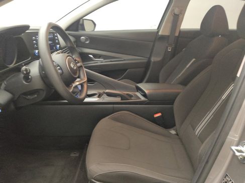 Used 2023 Hyundai Elantra SEL FWD image 17