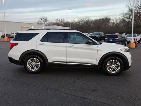 Used 2020 Ford Explorer XLT w/ Equipment Group 202A image 9