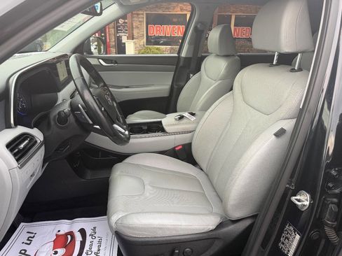 Used 2021 Hyundai Palisade SEL w/ Premium Package image 12