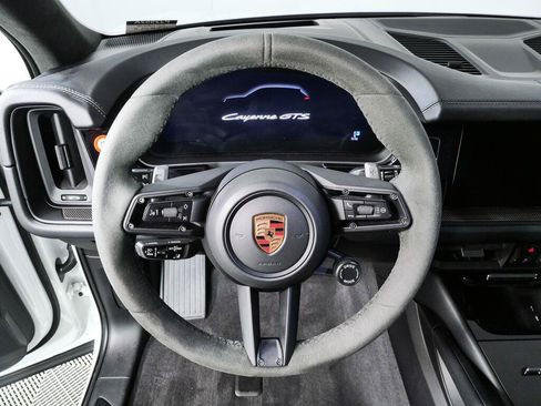Used 2025 Porsche Cayenne GTS AWD/4WD image 14