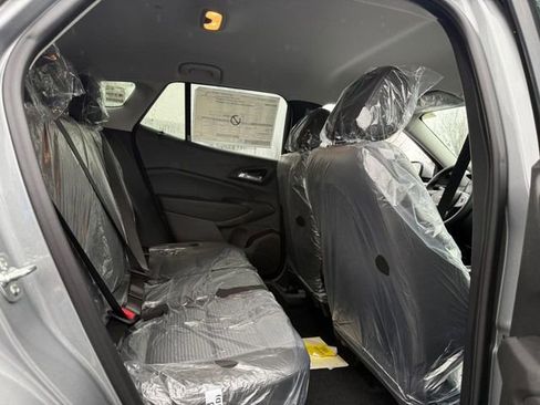 Used 2025 Chevrolet Trax LT w/ Driver Confidence Package image 11