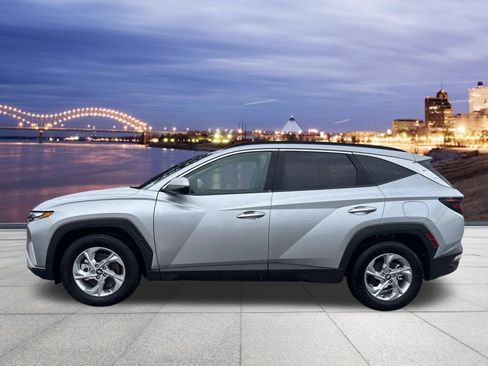 Used 2024 Hyundai Tucson SEL FWD image 2